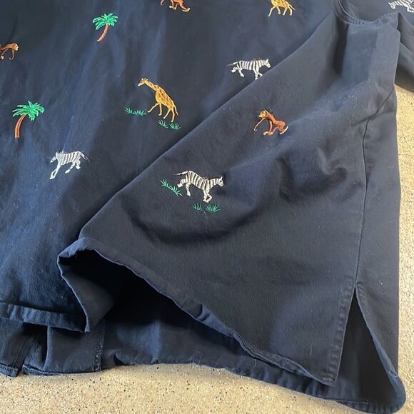 Embroidered jungle critters zip up black cotton jacket / shacket - Picture 16 of 16